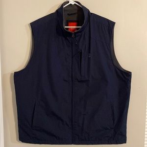 IZOD Men’s Navy Blue Vest  Size XXL Lining is Gray & very soft material